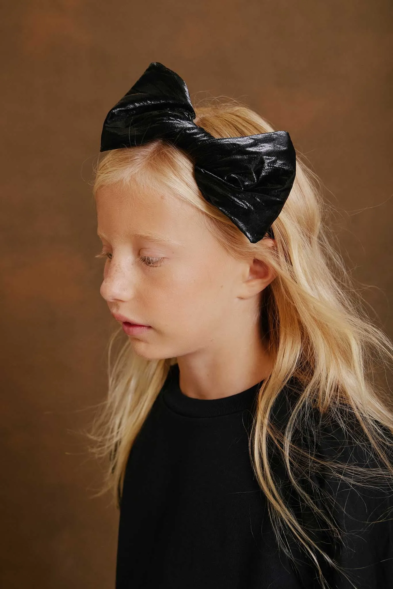 LEATHERED BOW HEADBAND AW23