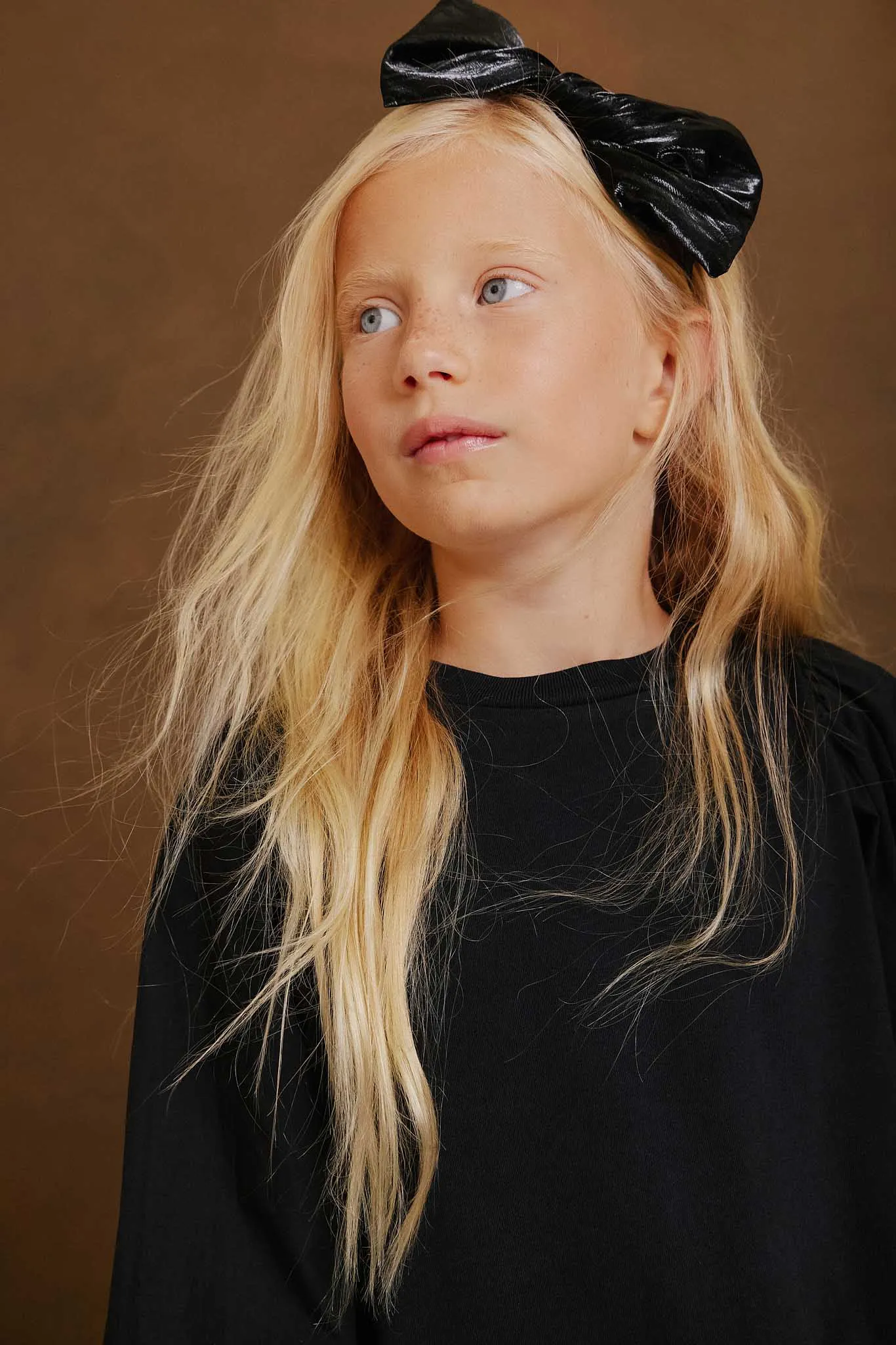 LEATHERED BOW HEADBAND AW23
